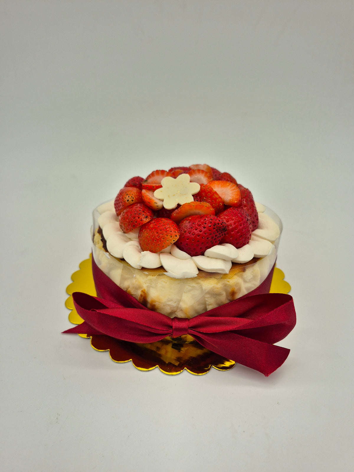 Basque Burnt Cheesecake ( 6 Inches ) Topped Fresh Fruit