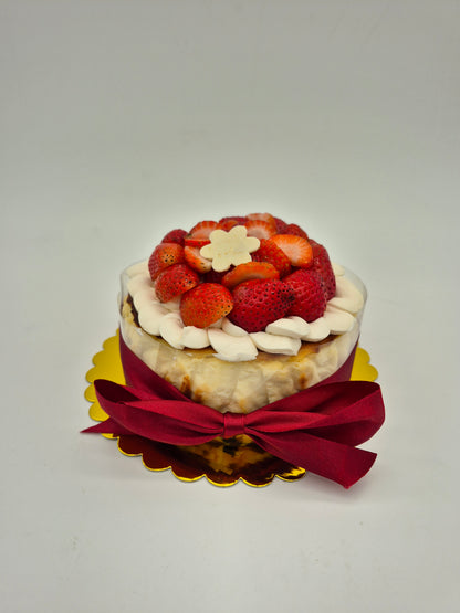 Basque Burnt Cheesecake ( 6 Inches ) Topped Fresh Fruit