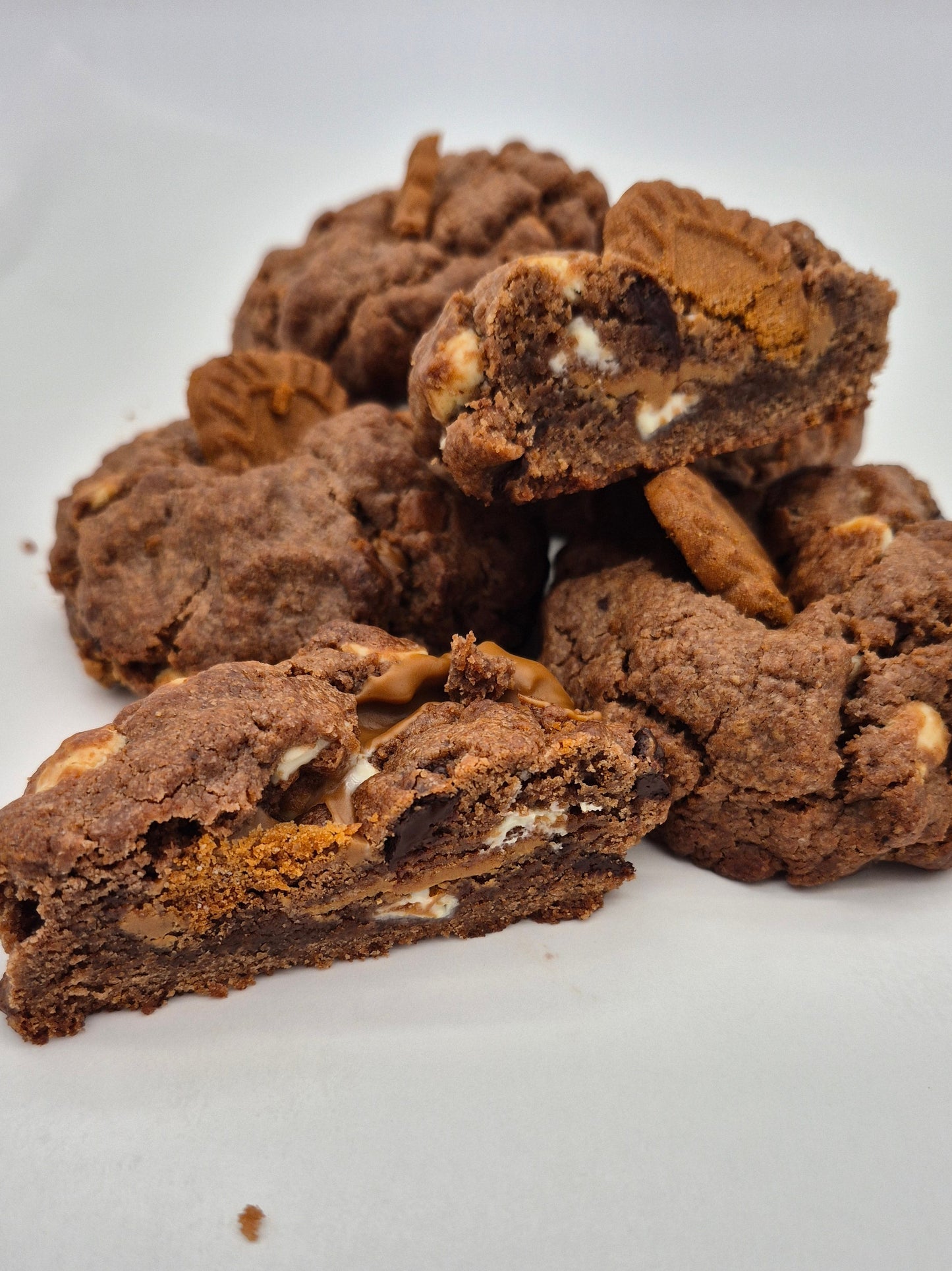 Biscoff Cocoa Velvet NY Cookie