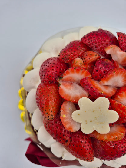 Basque Burnt Cheesecake ( 6 Inches ) Topped Fresh Fruit